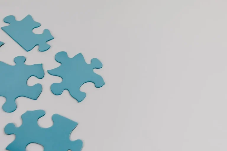 Best Daily Puzzle Games Like Wordle, Strands, and Connections
